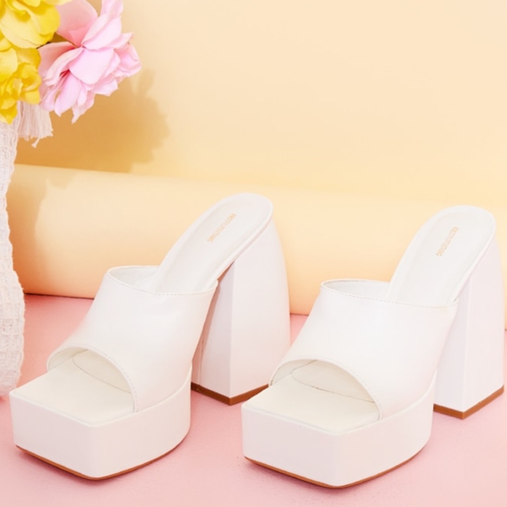 Brand New 	
White Pu Square Toe Extreme Platform Heel Mules